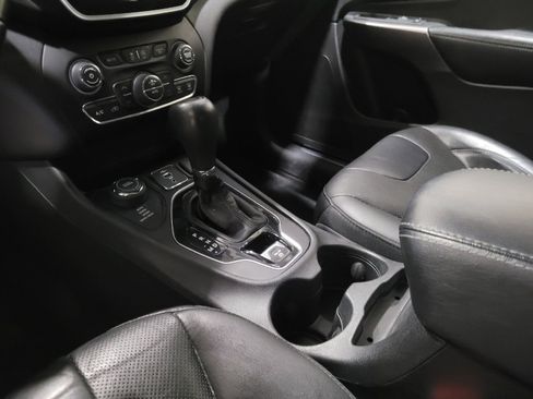 Used 2020 Jeep Cherokee Limited AWD/4WD image 26