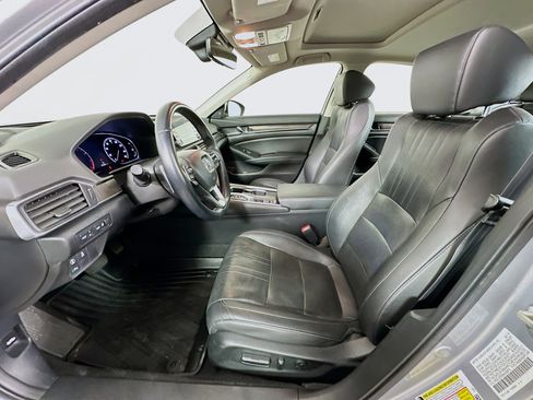 Used 2019 Honda Accord Touring image 13