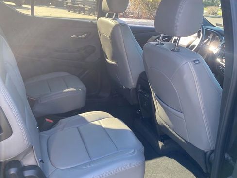 Used 2023 Chevrolet Traverse LT image 21