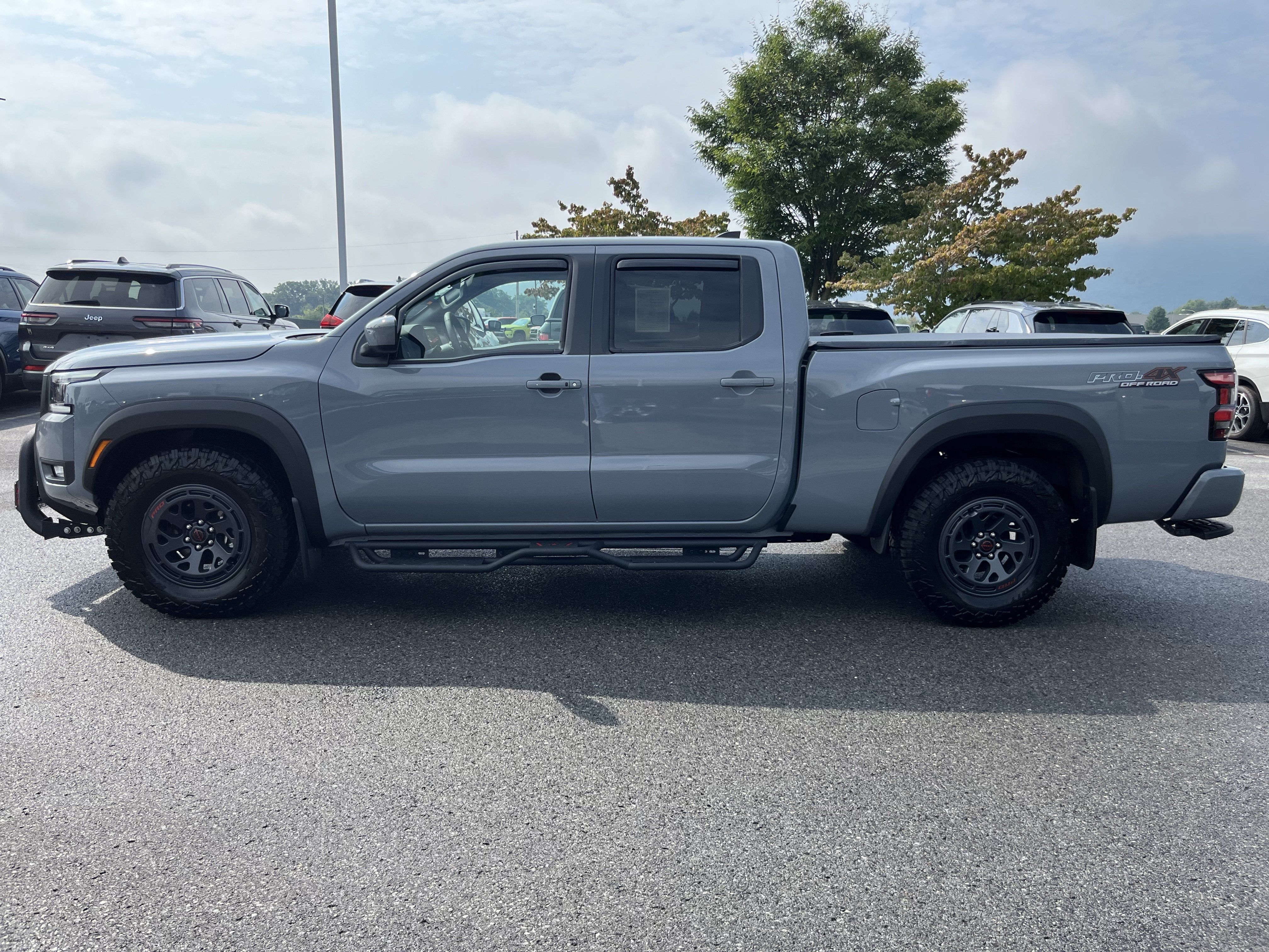 Used 2025 Nissan Frontier PRO-4X AWD/4WD image 9