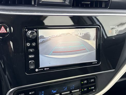 Used 2018 Toyota Corolla iM FWD image 18