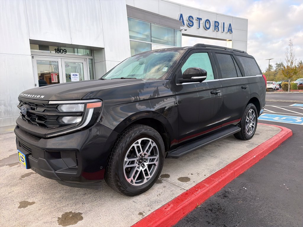 Used 2025 Ford Expedition Active AWD/4WD image 8