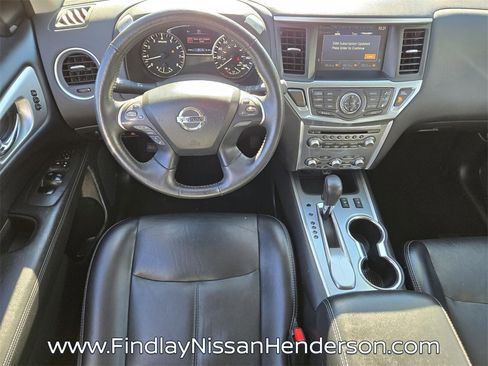 Used 2020 Nissan Pathfinder SL image 14