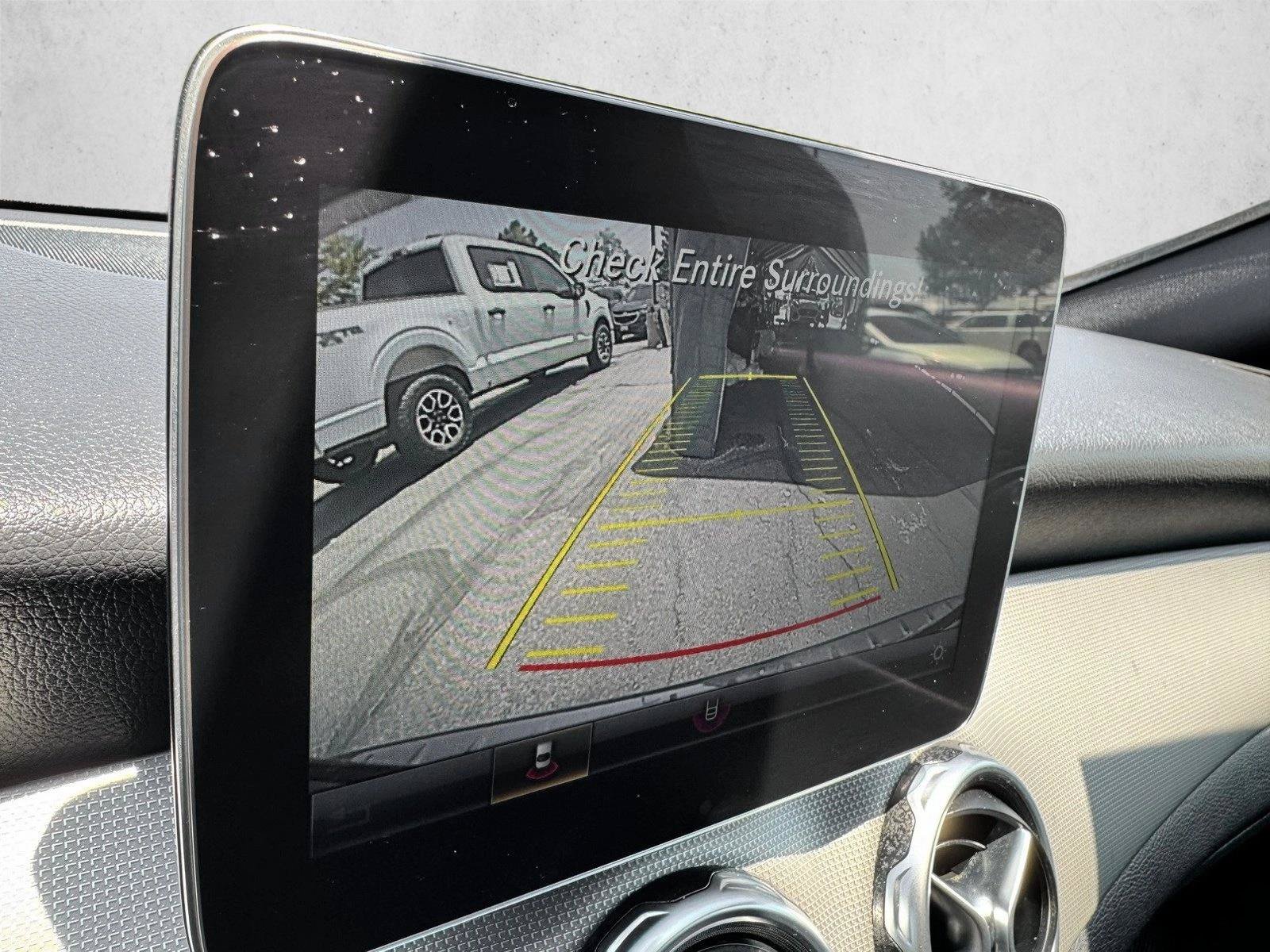 Used 2020 Mercedes-Benz GLA 250 4MATIC w/ Premium Package image 13