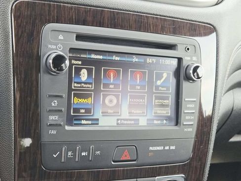 Used 2017 Chevrolet Traverse LT FWD image 24