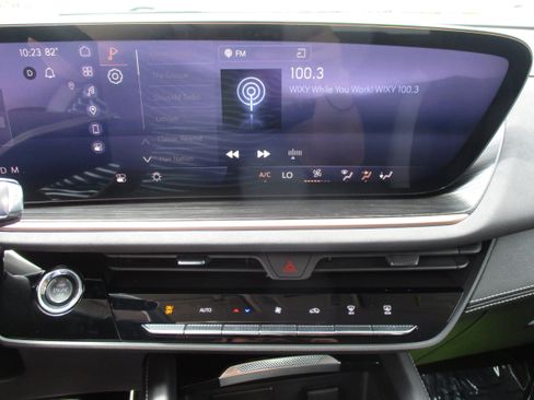 Used 2025 Buick Envision Sport Touring AWD/4WD image 20