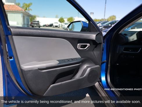 Used 2025 Kia K4 LXS image 16