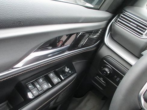 Used 2024 Jeep Wagoneer Series II image 31