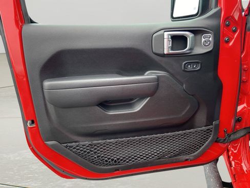 Used 2022 Jeep Gladiator Sport AWD/4WD image 16