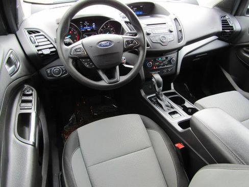 Used 2018 Ford Escape SE image 2