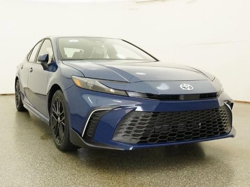 New 2026 Toyota Camry SE FWD image 30