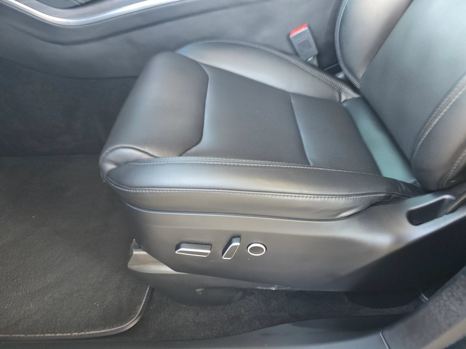 Used 2023 Tesla Model X AWD/4WD image 25