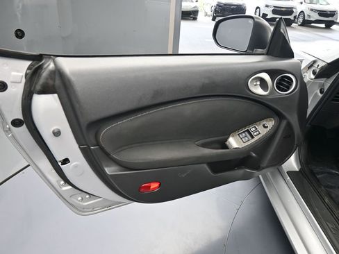 Used 2020 Nissan 370Z w/ Sport Package image 16