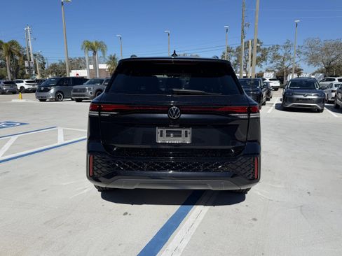 New 2026 Volkswagen Tiguan SE R-Line image 4