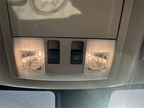 Used 2015 Lincoln MKX AWD w/ Equipment Group 102A image 27