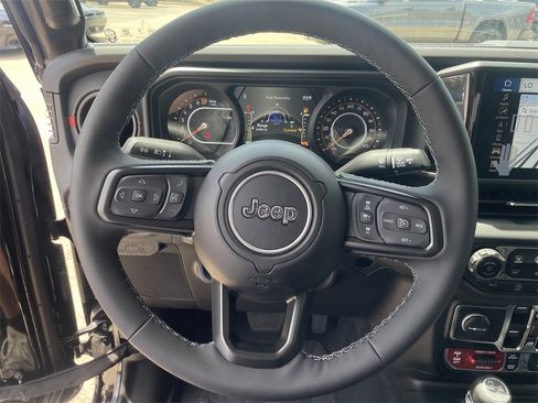 New 2025 Jeep Gladiator Rubicon image 15