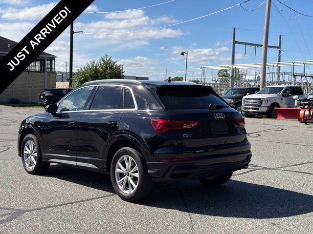 Used 2024 Audi Q3 2.0T Premium w/ Convenience Package AWD/4WD image 4