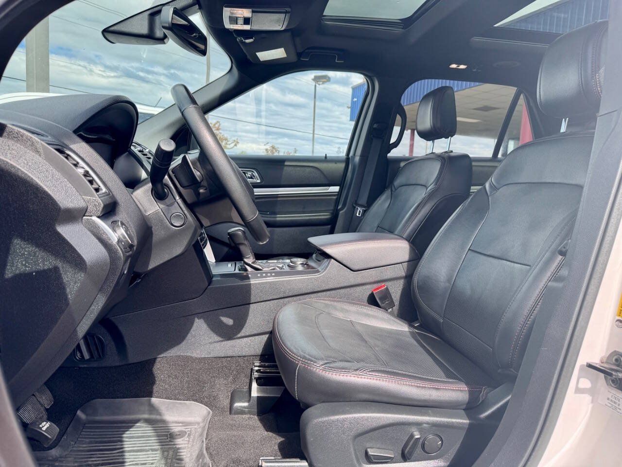 Used 2019 Ford Explorer Sport w/ Equipment Group 401A AWD/4WD image 10