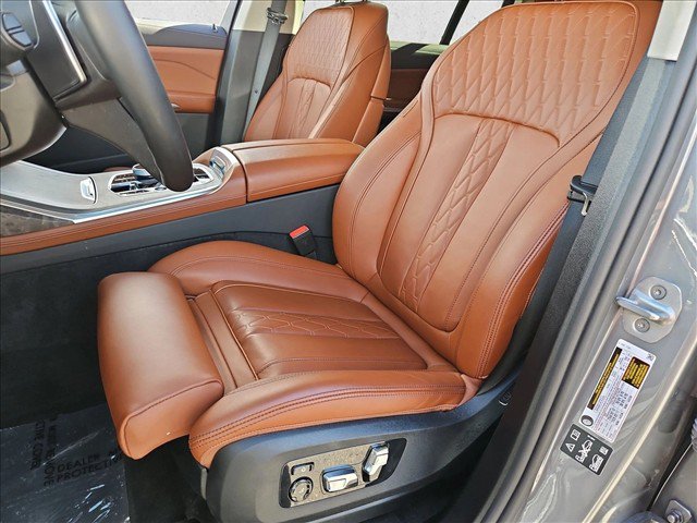 Used 2026 BMW X7 xDrive40i AWD/4WD image 16
