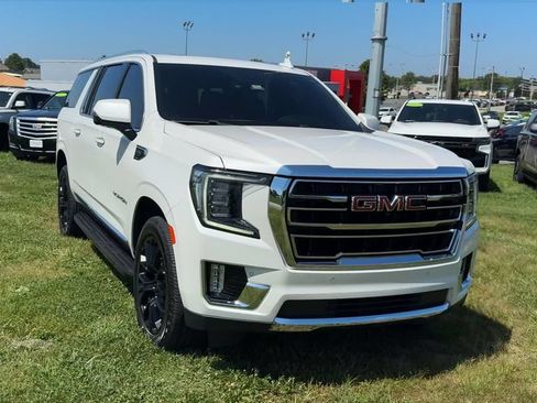 Used 2023 GMC Yukon XL SLT w/ SLT Luxury Package AWD/4WD image 9