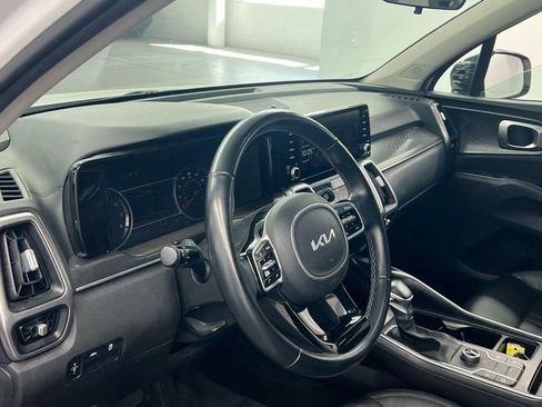 Used 2022 Kia Sorento S w/ Panoramic Sunroof Package image 7