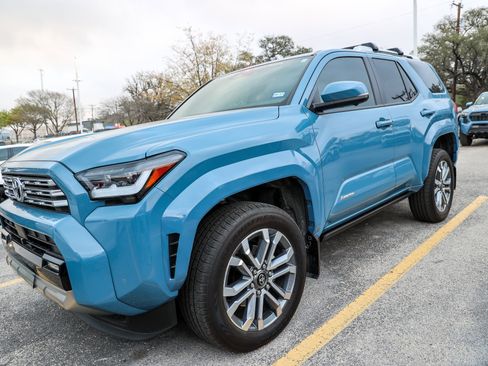 Used 2025 Toyota 4Runner Limited image 1