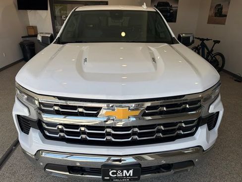 Used 2022 Chevrolet Silverado 1500 LTZ w/ Technology Package AWD/4WD image 2