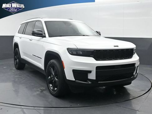 Used 2023 Jeep Grand Cherokee L Laredo AWD/4WD image 1