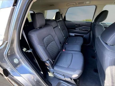 Used 2024 Nissan Pathfinder S FWD image 23