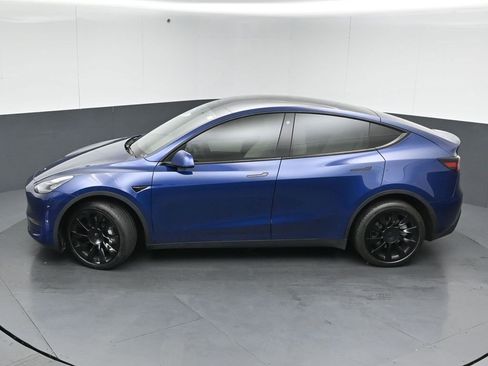 Used 2022 Tesla Model Y Long Range image 39