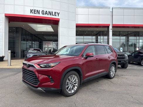 Used 2024 Toyota Grand Highlander Platinum image 1