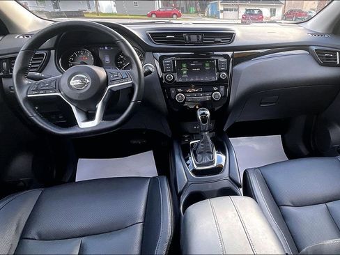 Used 2022 Nissan Rogue Sport SL w/ Premium Package image 14