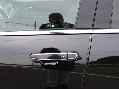 Used 2018 Chevrolet Equinox Premier image 24