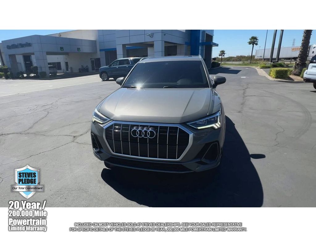 Used 2021 Audi Q3 2.0T Premium Plus w/ Premium Plus Package AWD/4WD image 4