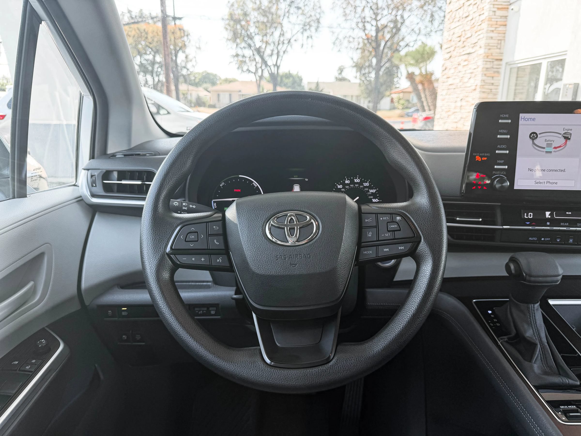 Used 2023 Toyota Sienna LE FWD image 18
