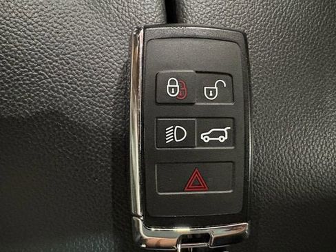 Used 2020 Land Rover Range Rover Evoque SE AWD/4WD image 16
