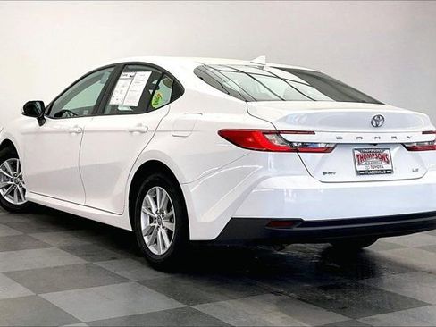 Used 2025 Toyota Camry LE image 10