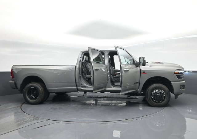 New 2026 RAM 3500 Laramie AWD/4WD image 70