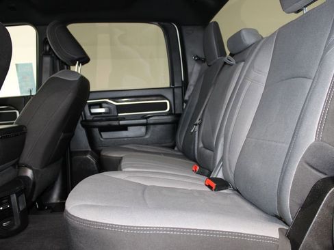 Used 2024 RAM 2500 Big Horn AWD/4WD image 24