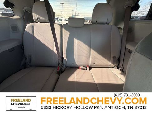 Used 2013 Toyota Sienna Limited image 16