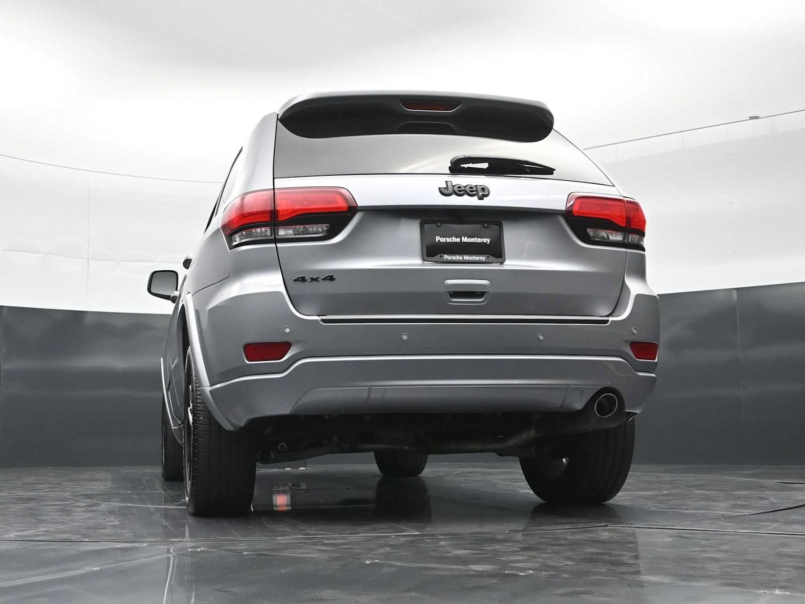 Used 2019 Jeep Grand Cherokee Altitude AWD/4WD image 39