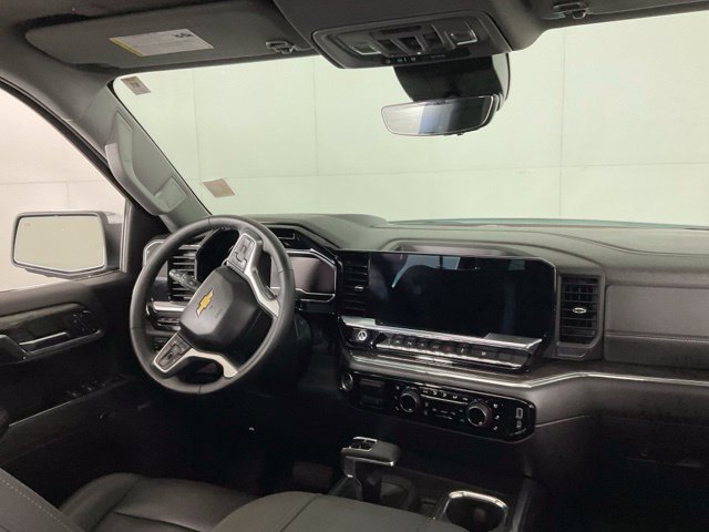 Used 2023 Chevrolet Silverado 1500 LTZ w/ LTZ Premium Package AWD/4WD image 32