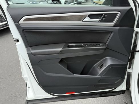 Used 2019 Volkswagen Atlas SE w/ Towing Package image 11