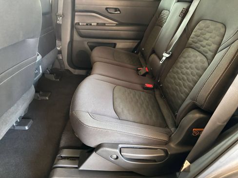 Used 2025 Nissan Pathfinder SV FWD image 28