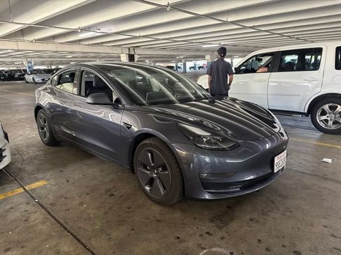 Used 2022 Tesla Model 3 Long Range AWD/4WD image 3