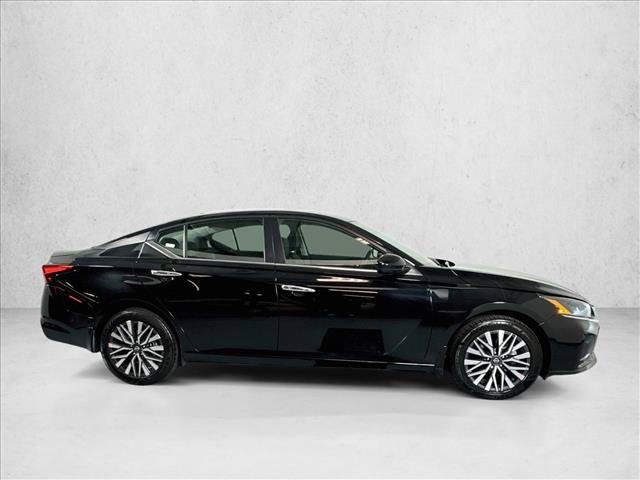 Used 2023 Nissan Altima 2.5 SV AWD/4WD image 4