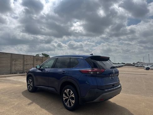 Used 2021 Nissan Rogue SV AWD/4WD image 16