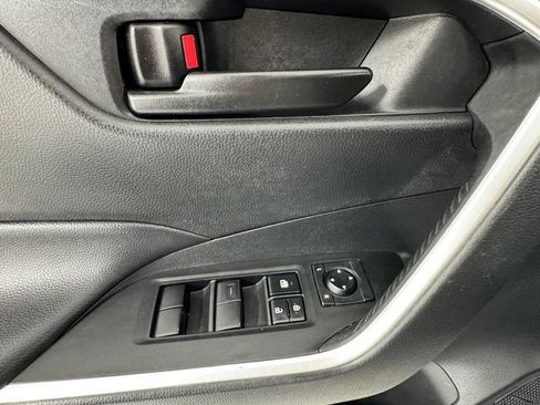 Used 2024 Toyota RAV4 LE AWD/4WD image 19