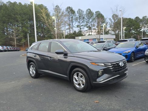 Used 2024 Hyundai Tucson SE image 1
