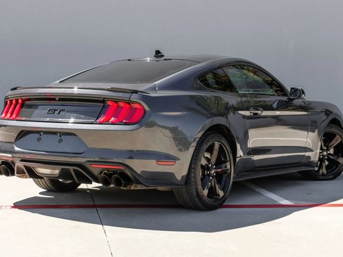 Used 2022 Ford Mustang GT Premium w/ Black Accent Package RWD image 4